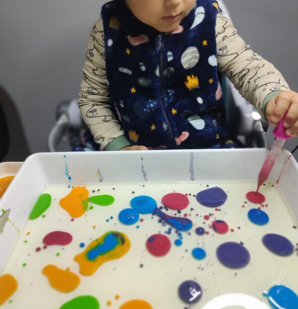 Kit Colorsplash – Creatividad Sensorial y Juego Activo (4 meses a 7 años) - Image 8